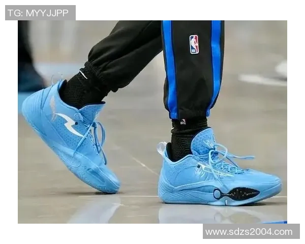 球星穿上足球鞋的背后故事与技术革新解析 球星穿上足球鞋的背后故事与技术革新解析