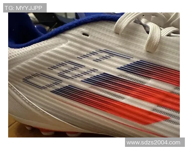 足球球星如何选择合适的足球鞋钉子提高场上表现与稳定性