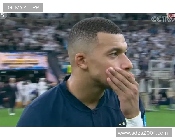 足球球星捂脸动作解读：从情感宣泄到标志性庆祝方式的转变