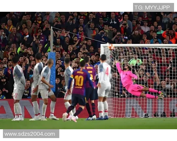 足球球星踢任意球的技巧与秘诀分析如何提高任意球命中率